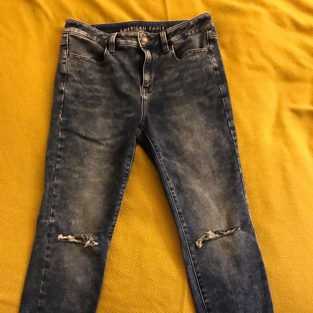 American eagle Hi-rise distressed jegging